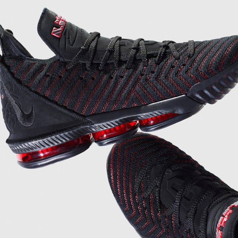 LeBron 16 Bred